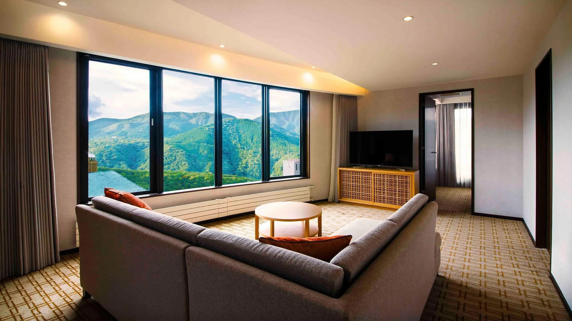 Hyatt Regency Hakone Resort And Spa